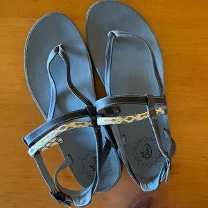Chaco Rowan leather sandals Size 11 like new!